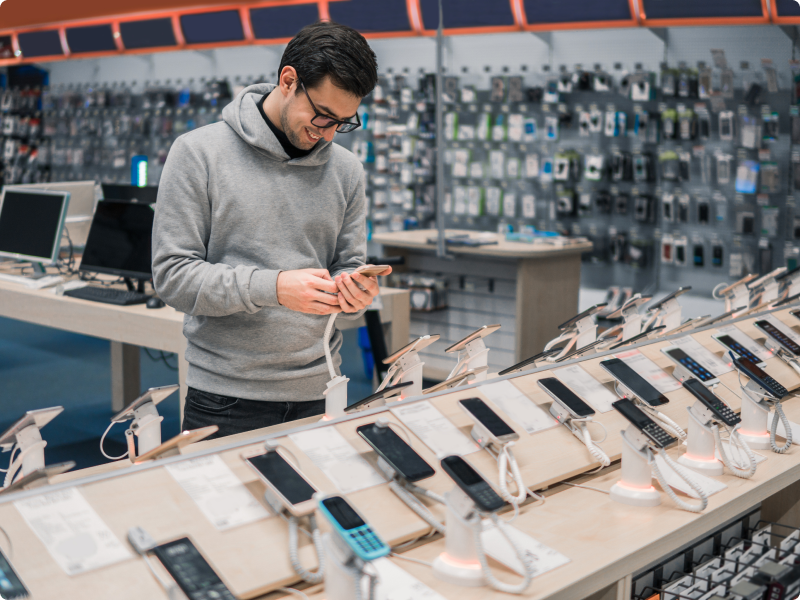 Cliente que desea comprar un teléfono
